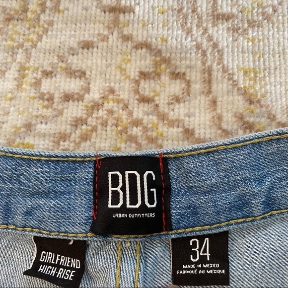 BDG Girlfriend High Rise Jean Shorts Urban Outfitters Blue Distressed Sz 34 - Picture 5 of 14